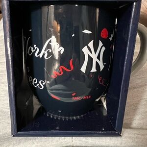 New York Yankees 18 oz Ceramic Mug brand new